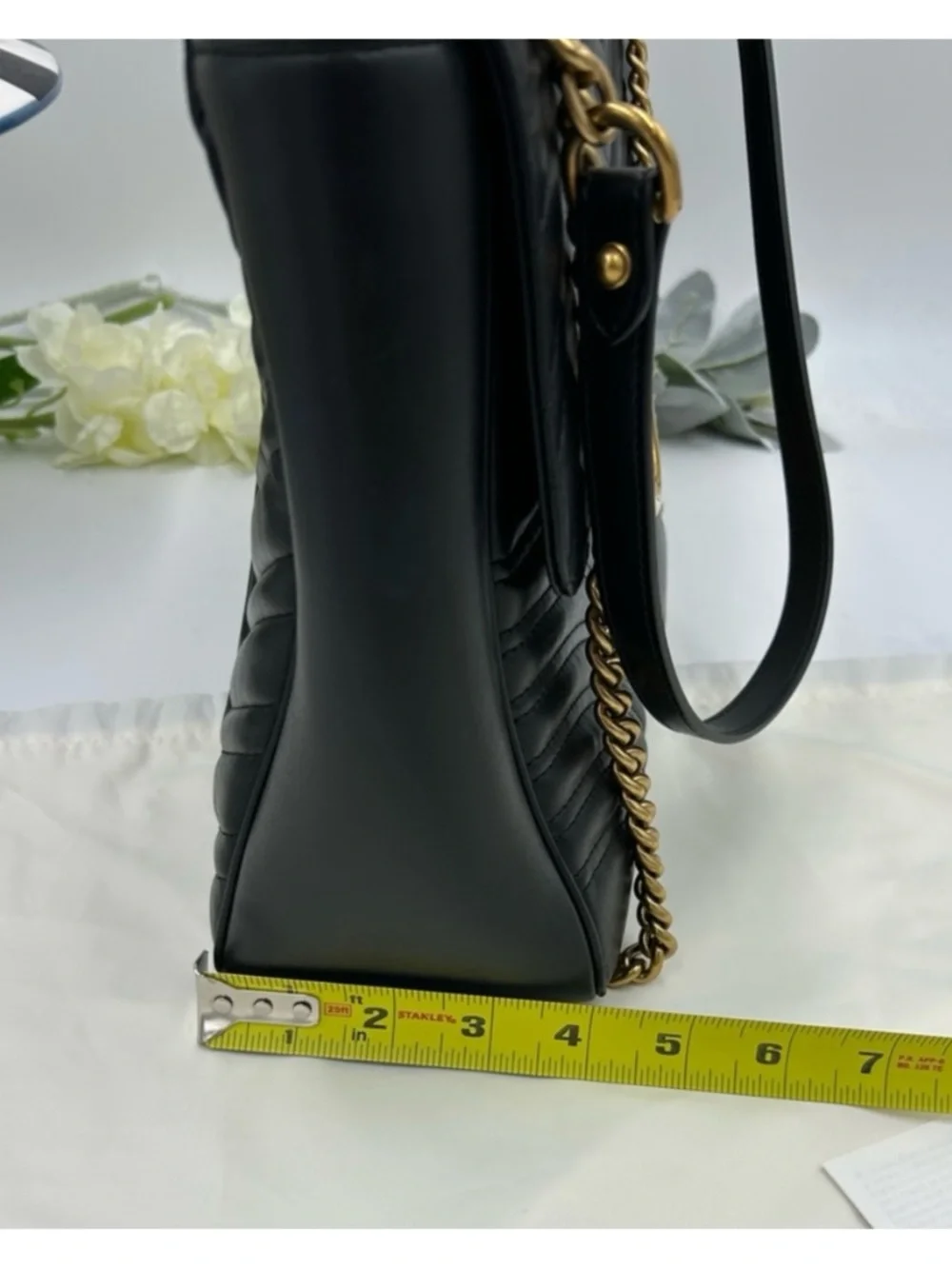 Women's Gucci large GG shoulder bag made in Italy